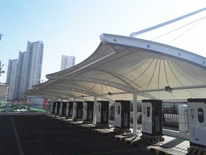 選擇膜結(jié)構(gòu)停車(chē)棚需要考慮哪些問(wèn)題？